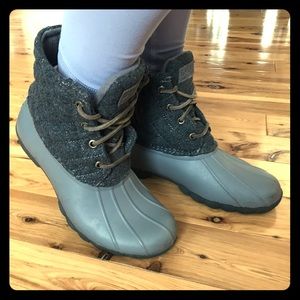 Sperry Quilted Duck Boots Size 5.5